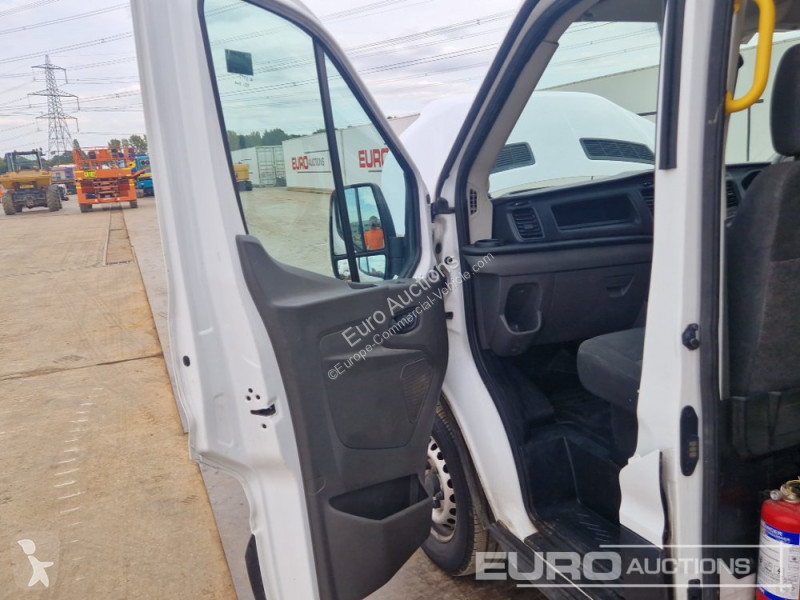 Véhicule utilitaire Ford 350