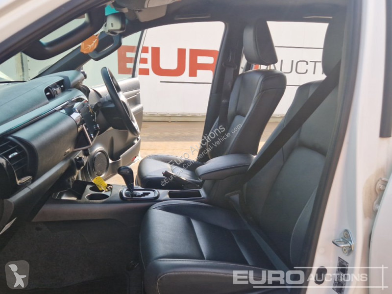 Véhicule utilitaire Toyota Hilux
