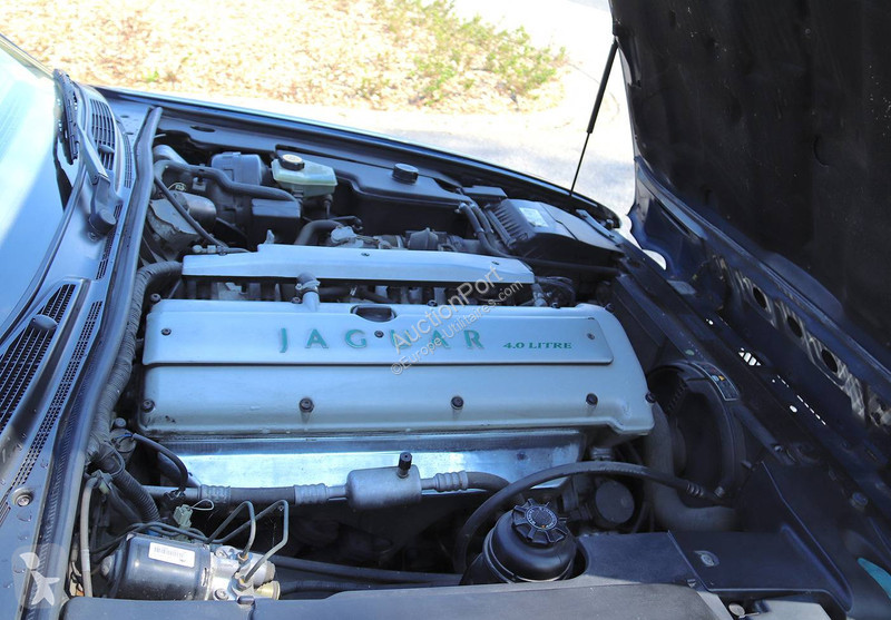 Véhicule utilitaire Jaguar Sovereign 4.0