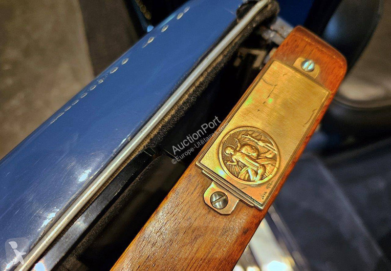 Veicolo commerciale   D6 - 70 Chapron (RHD)