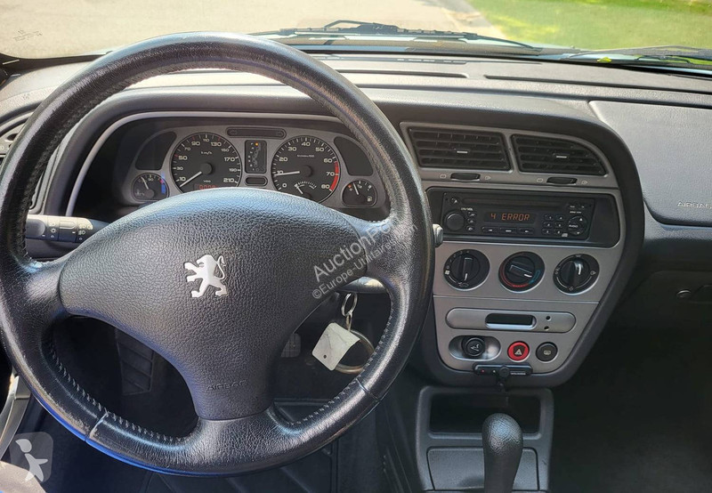 Véhicule utilitaire Peugeot Cabriolet 1.6...