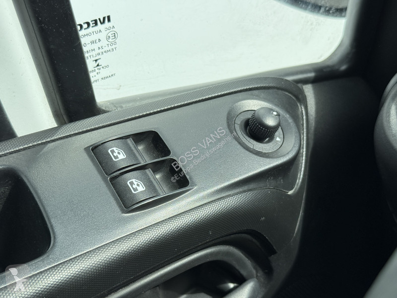 Véhicule utilitaire Iveco 35S16 2.3 L4H2...