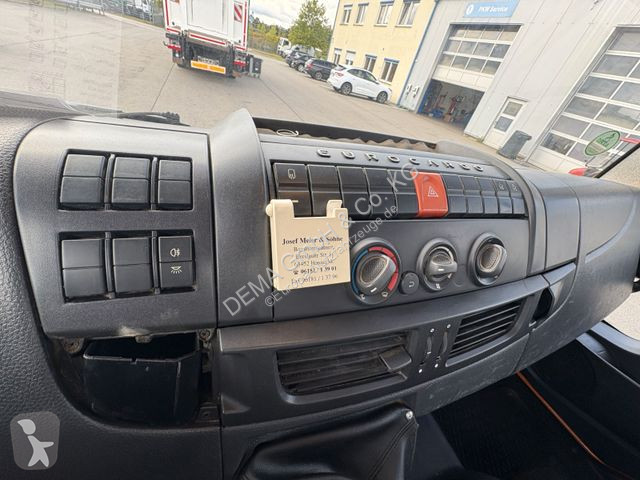 Véhicule utilitaire Iveco...