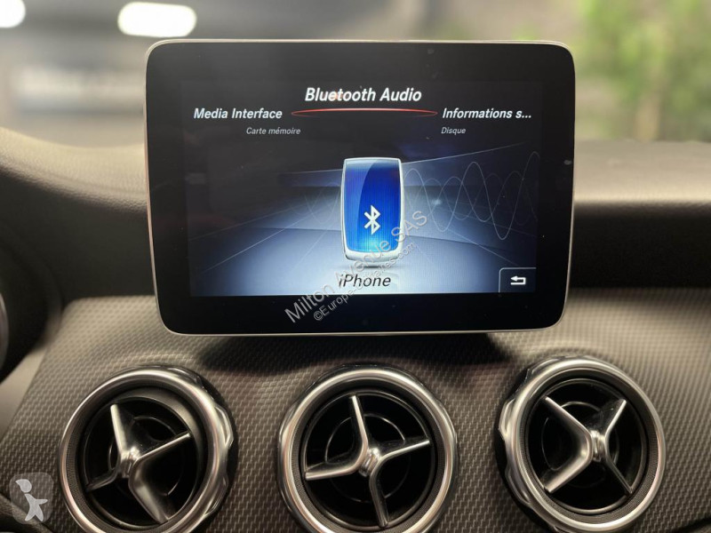 عربة نفعية Mercedes GLA 180  Inspiration