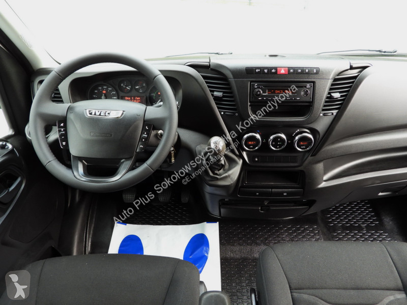 Véhicule utilitaire Iveco 35C17 DAILY