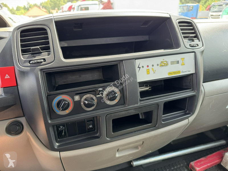Лекотоварен автомобил Nissan