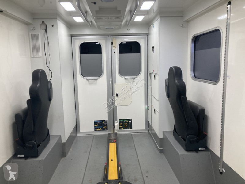 عربة نفعية Fiat Maxi Container Ambulance