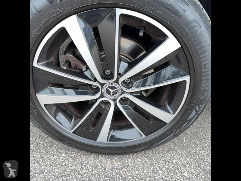 عربة نفعية Mercedes EQT 200