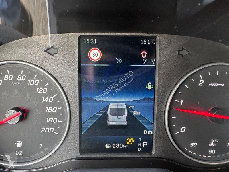 Véhicule utilitaire Mercedes 317 CDI 37 3.5T...