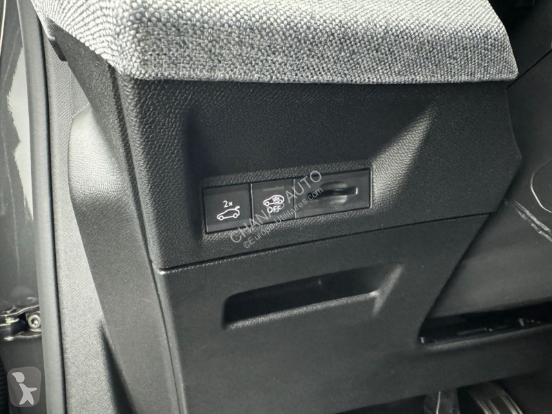 Véhicule utilitaire Peugeot 1.2 Hybrid 145 GT...