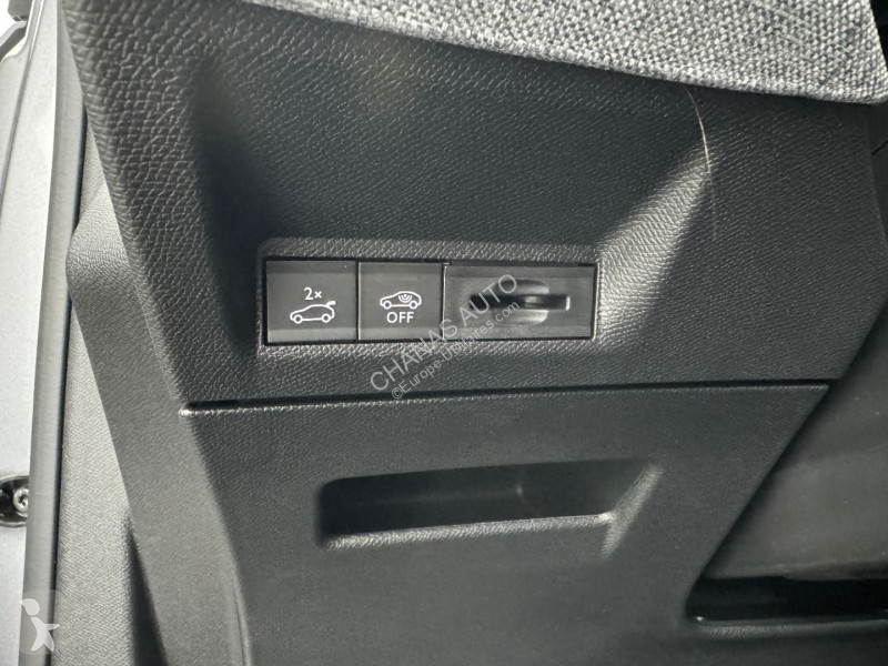 عربة نفعية Peugeot 1.2 Hybrid 145 GT e-DCS6...