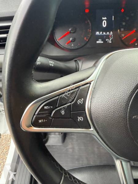 Véhicule utilitaire Nissan