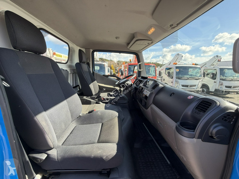 Лекотоварен автомобил Nissan