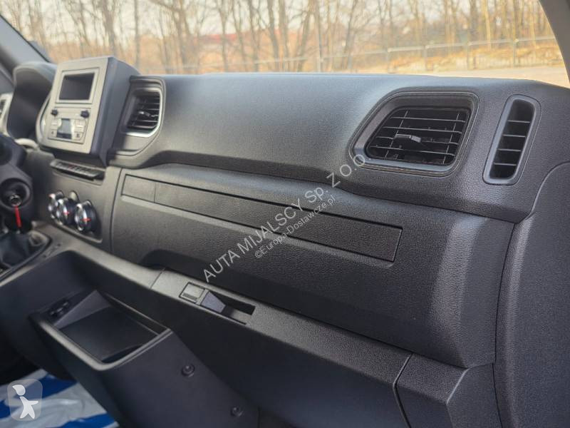 Samochód dostawczy Renault