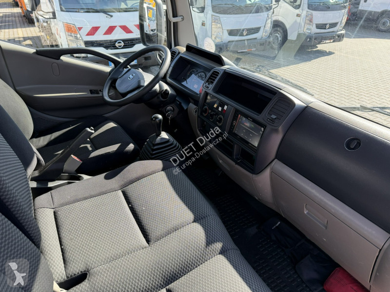 Nissan  Transporter