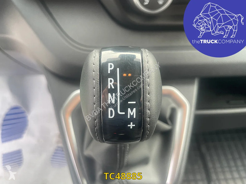 عربة نفعية Renault 3 150.30 EDC6 L1H1