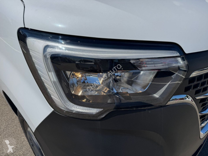 Véhicule utilitaire Renault F3300 L1H1 2.3 BLUE...