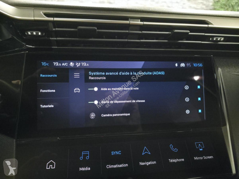 Véhicule utilitaire Peugeot 408 1.2i Hybrid...
