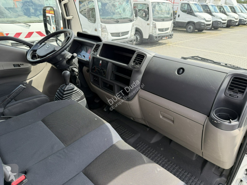 Furgoneta Nissan