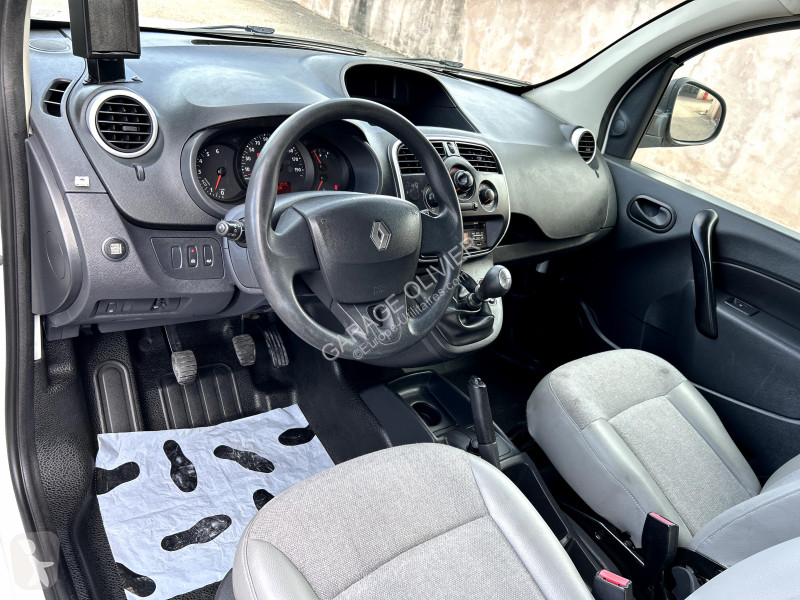 Véhicule utilitaire Renault Maxi Grand Volume...