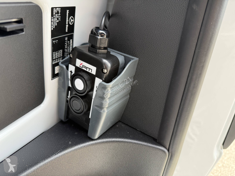 Furgoneta Mercedes SPRINTER CHASSIS CAB 517 CDI...