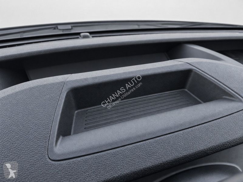 Коммерческий автомобиль Ford 350 L3H2 2.0...