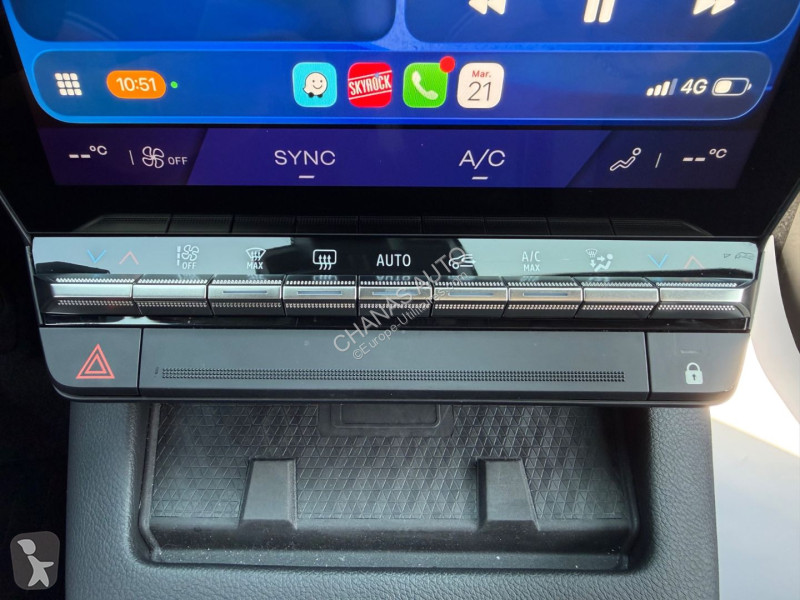 Véhicule utilitaire Renault E-tech 220 ch Techno