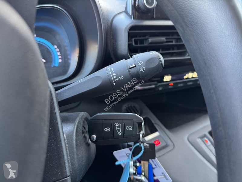 Furgoneta Toyota Comfort 50 kWh L1 Snelladen...