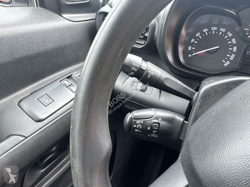 عربة نفعية Toyota 1.2T 110 PK **Benzine** L1...
