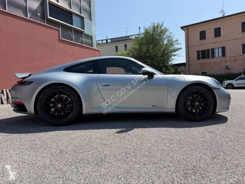 Véhicule utilitaire Porsche