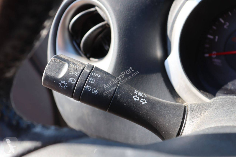 Autoutilitară Nissan