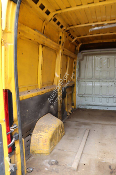 Véhicule utilitaire Peugeot