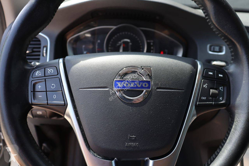 Samochód dostawczy Volvo D3 R-Design