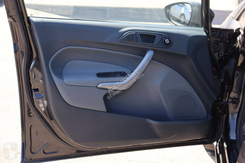 عربة نفعية Ford