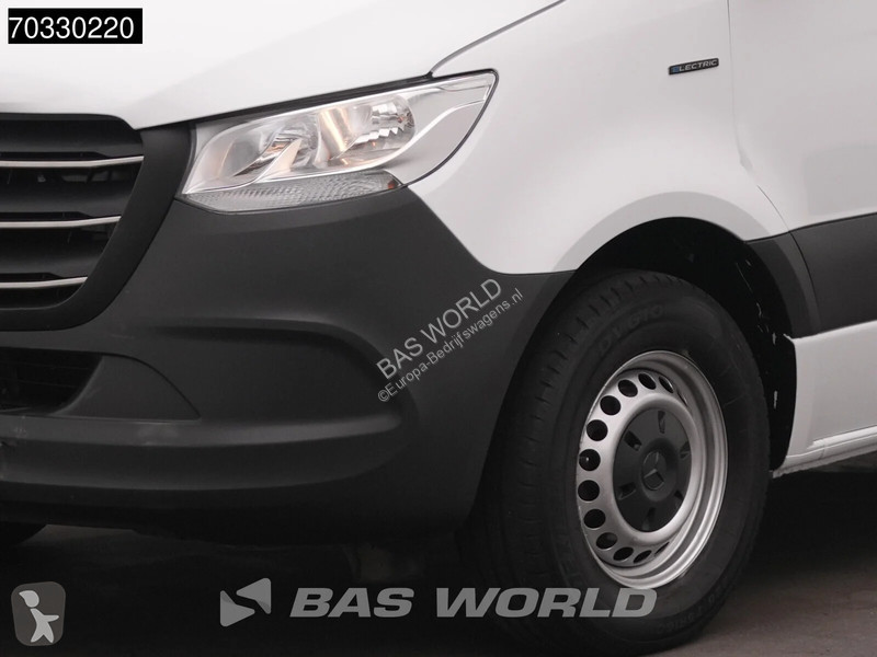 Véhicule utilitaire Mercedes L2H2 100%...