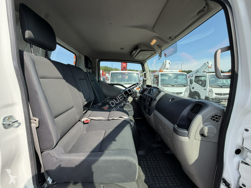 Véhicule utilitaire Nissan