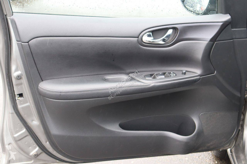 Véhicule utilitaire Nissan