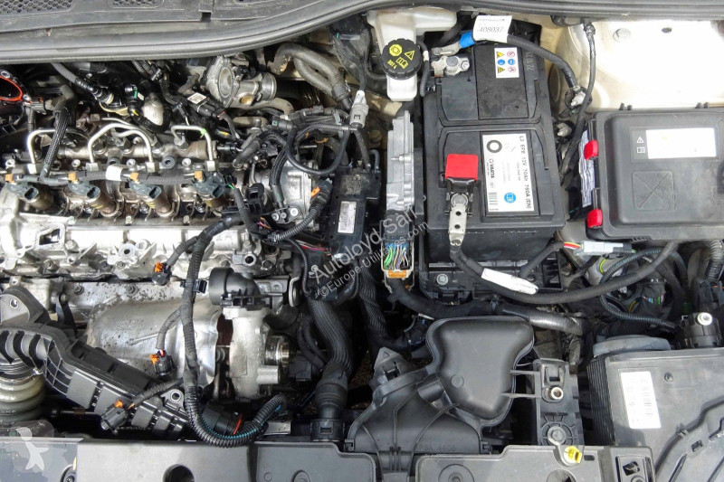 Véhicule utilitaire Peugeot STE 1,5 HDI 100