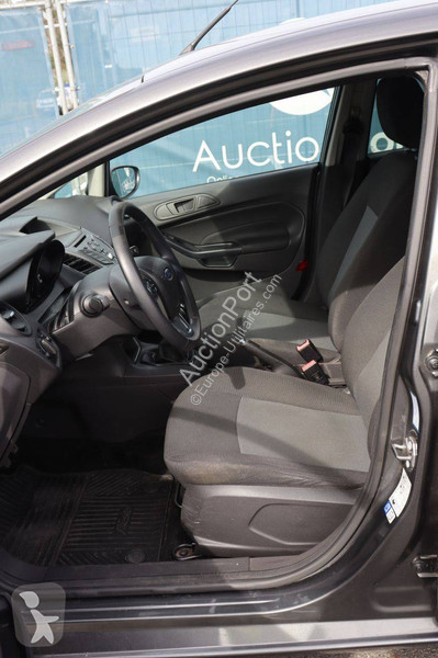 Véhicule utilitaire Ford