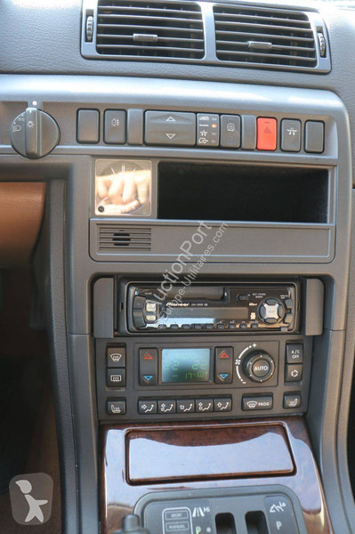 Véhicule utilitaire Land Rover