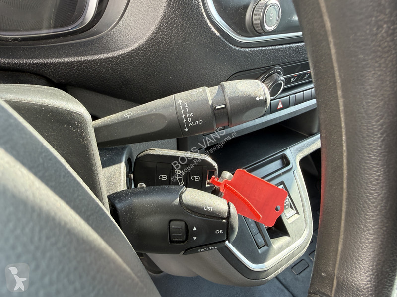 Véhicule utilitaire Peugeot 75 kWh 136PK L2H1...