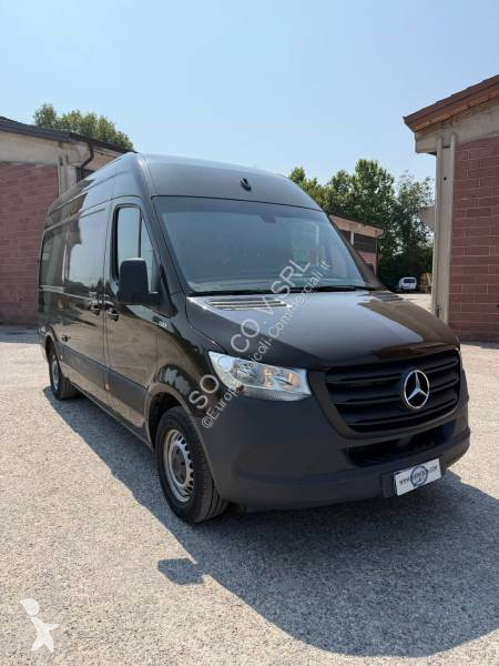 Bedrijfswagen Mercedes
