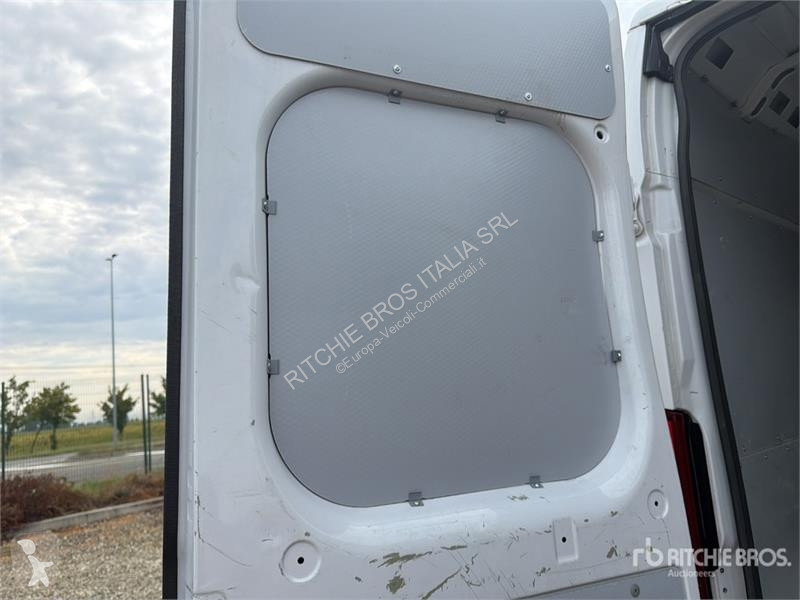Véhicule utilitaire Opel 2.2