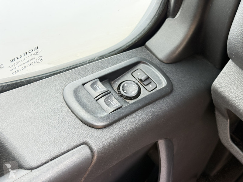 Лекотоварен автомобил Renault Plancher T35 2.0...