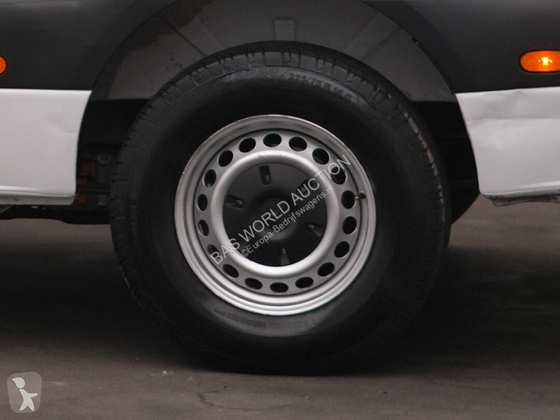 Лекотоварен автомобил Mercedes 312