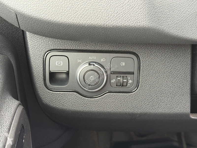 Лекотоварен автомобил Mercedes 312 55kWh L2H2...