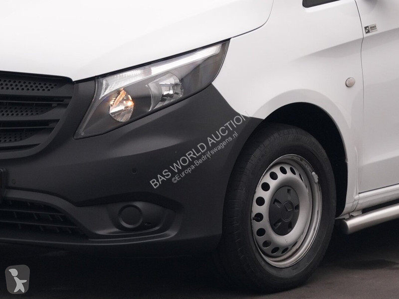 Bedrijfswagen Mercedes 116