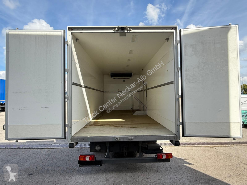 Véhicule utilitaire Mercedes 818L Carrier...