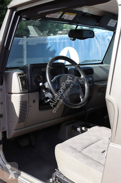 عربة نفعية Jeep
