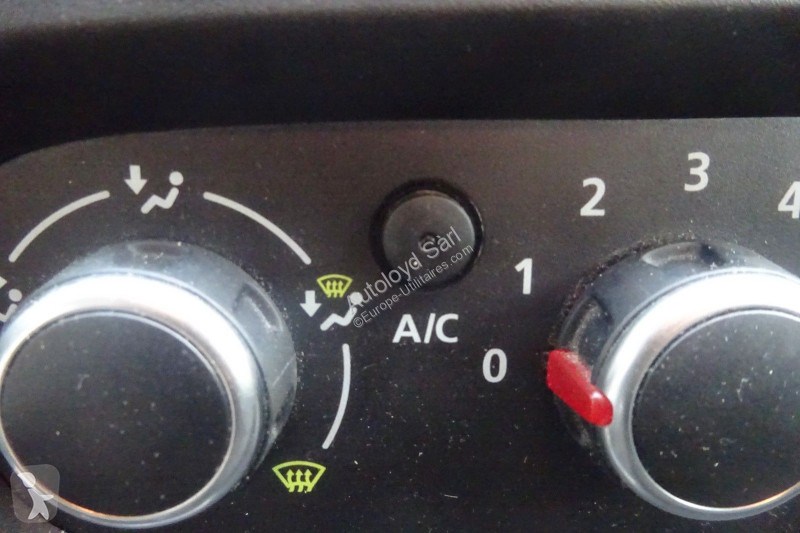 Véhicule utilitaire Renault TRAFIC 2,0 DCI 120